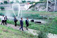 Bộ trưởng Đặng Quốc Khánh thăm công trình "sống lại dòng sông chết" tại Seoul