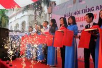 Tổ chức thành công Ngày hội tiếng Anh và Cuộc thi hát tiếng Anh học sinh, sinh viên năm 2018