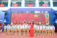 Học sinh thi hát tiếng Anh khởi động năm học mới