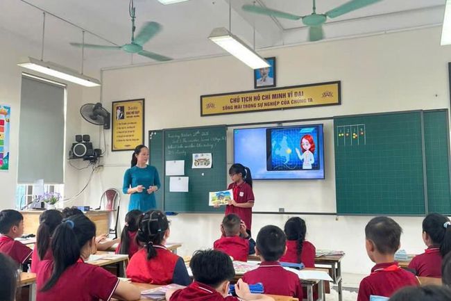 Hiệu trưởng hiến kế để tiếng Anh dần trở thành ngôn ngữ thứ hai