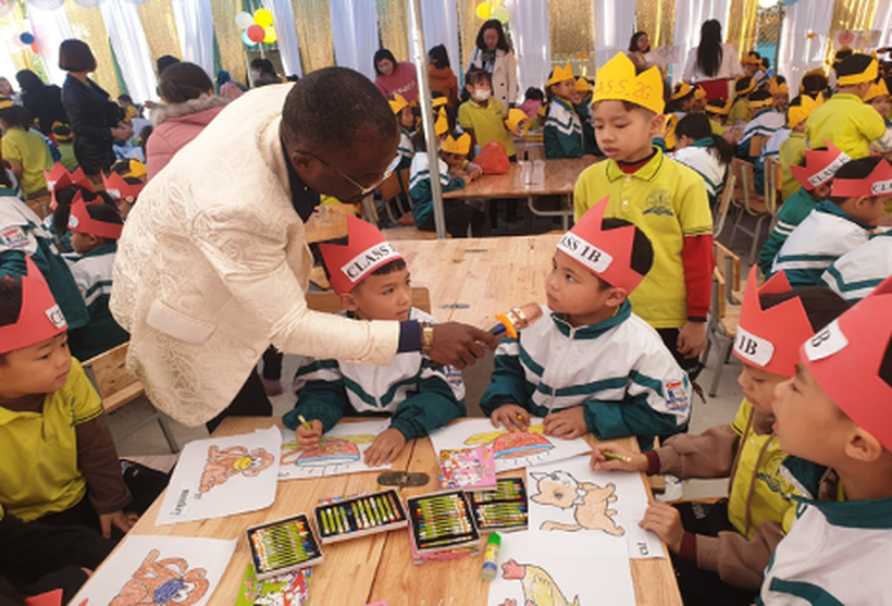 Học sinh giáo lưu 2.png